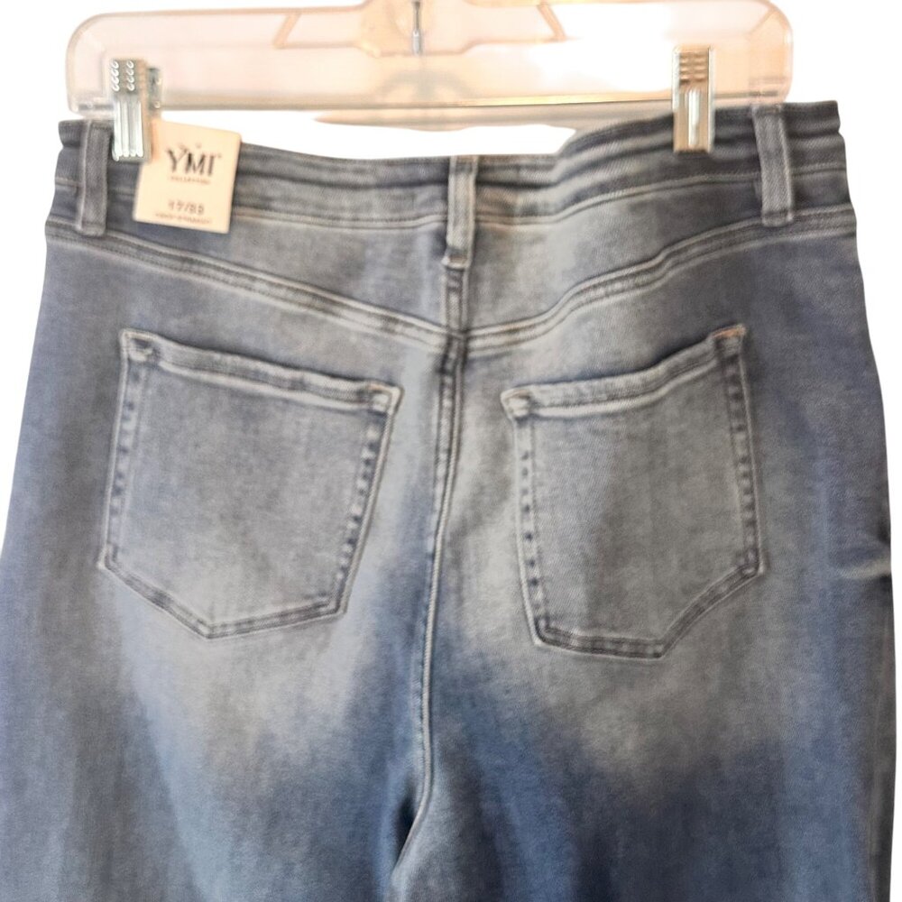YMI Size 17/30 Womens Distressed Light Wash Straight Leg Jeans NWT - Picture 3 of 12